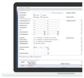 Alliance Intranet - Laptop mit geöffnetem Bildschirm, der eine Anwendung zur Datumsfilterung mit Auswahlfeldern und Eingabefeldern anzeigt.